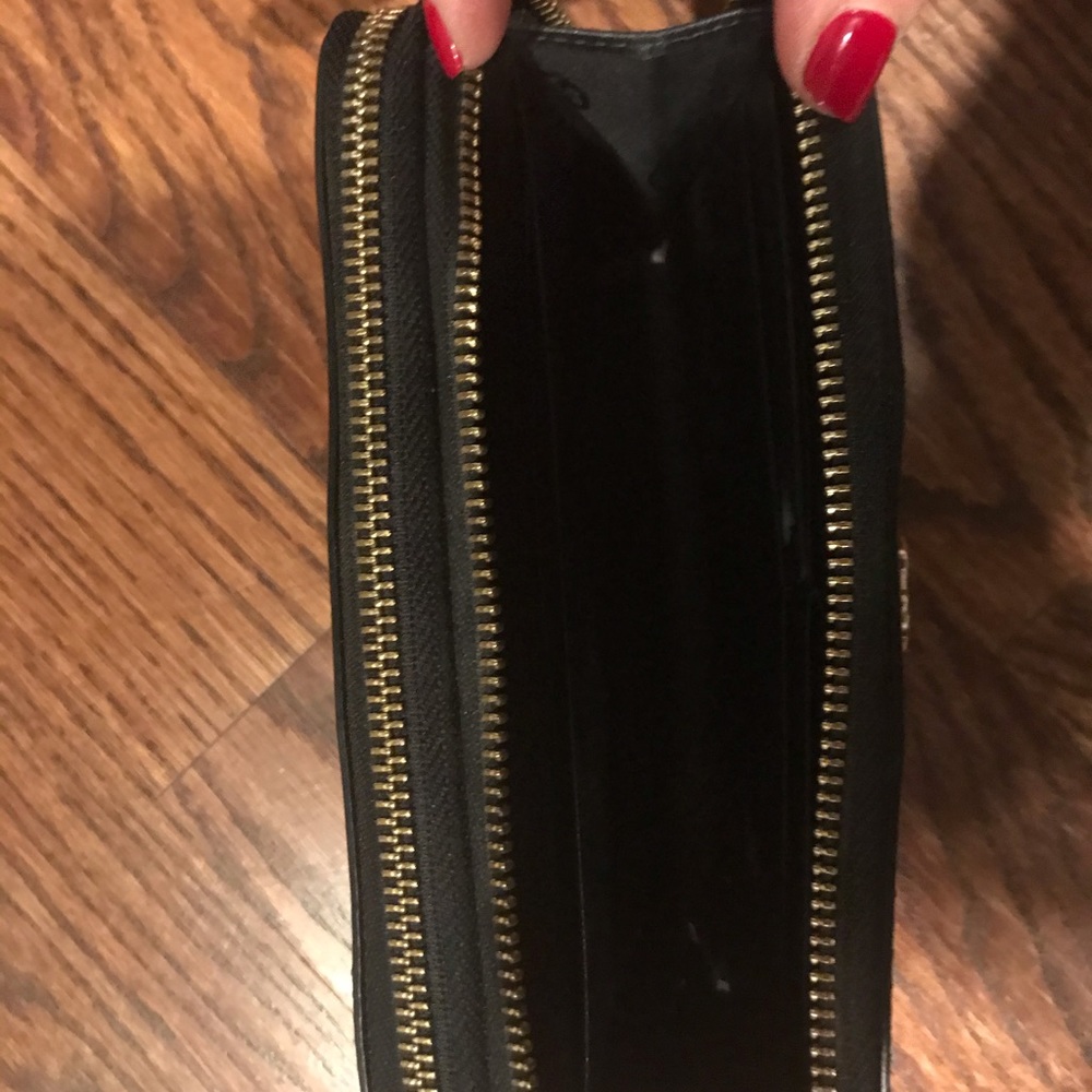 Tory Burch Wallet - Picture 3 of 4